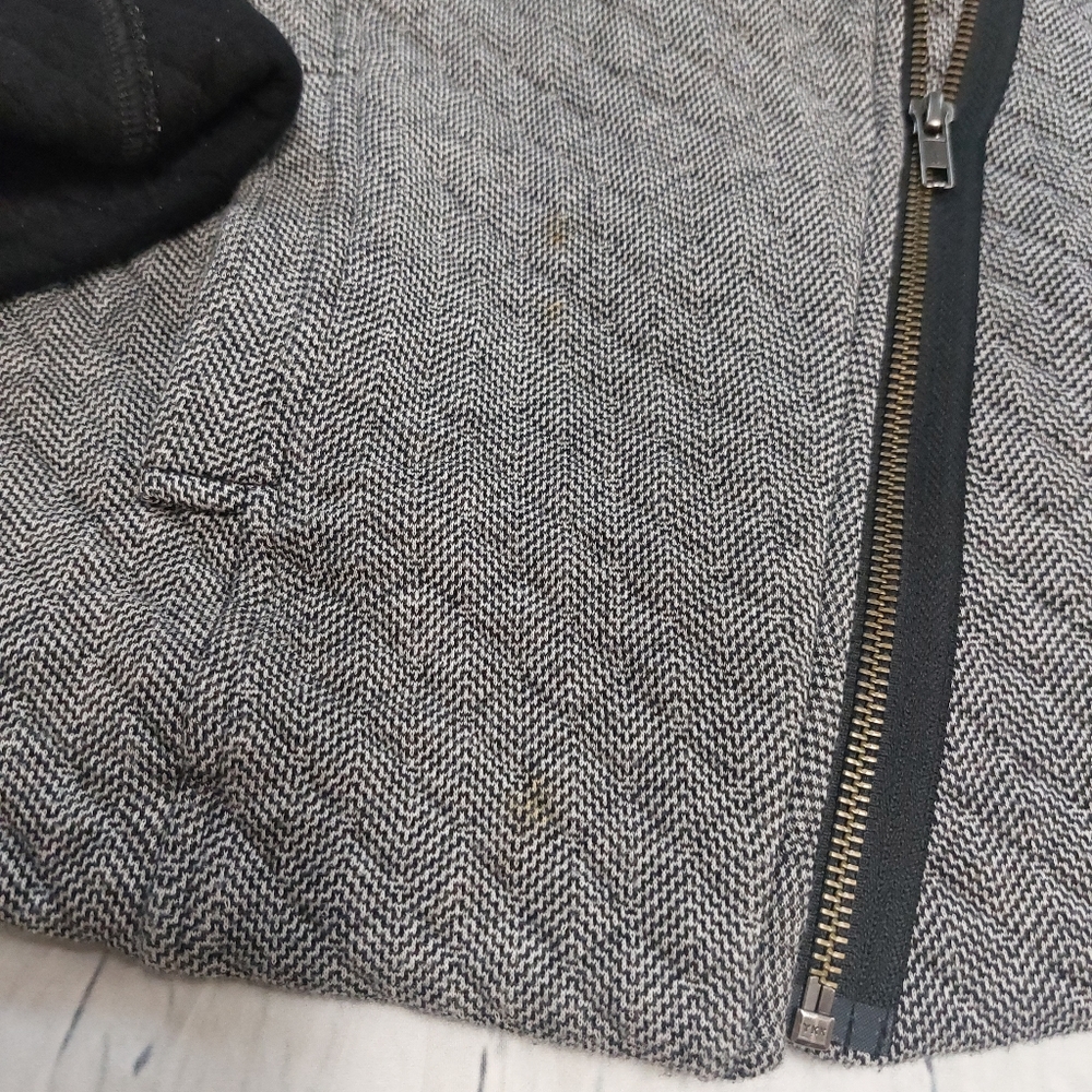 CaBI quilted moto style jacket - Picture 6 of 8